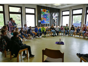 Kinderkarfreitagsliturgie im Gemeindezentrum (© Karl-Franz Thiede)